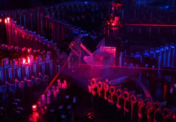 实现光量子计算优越性，科学家将工作献给抗击新冠的中国人民